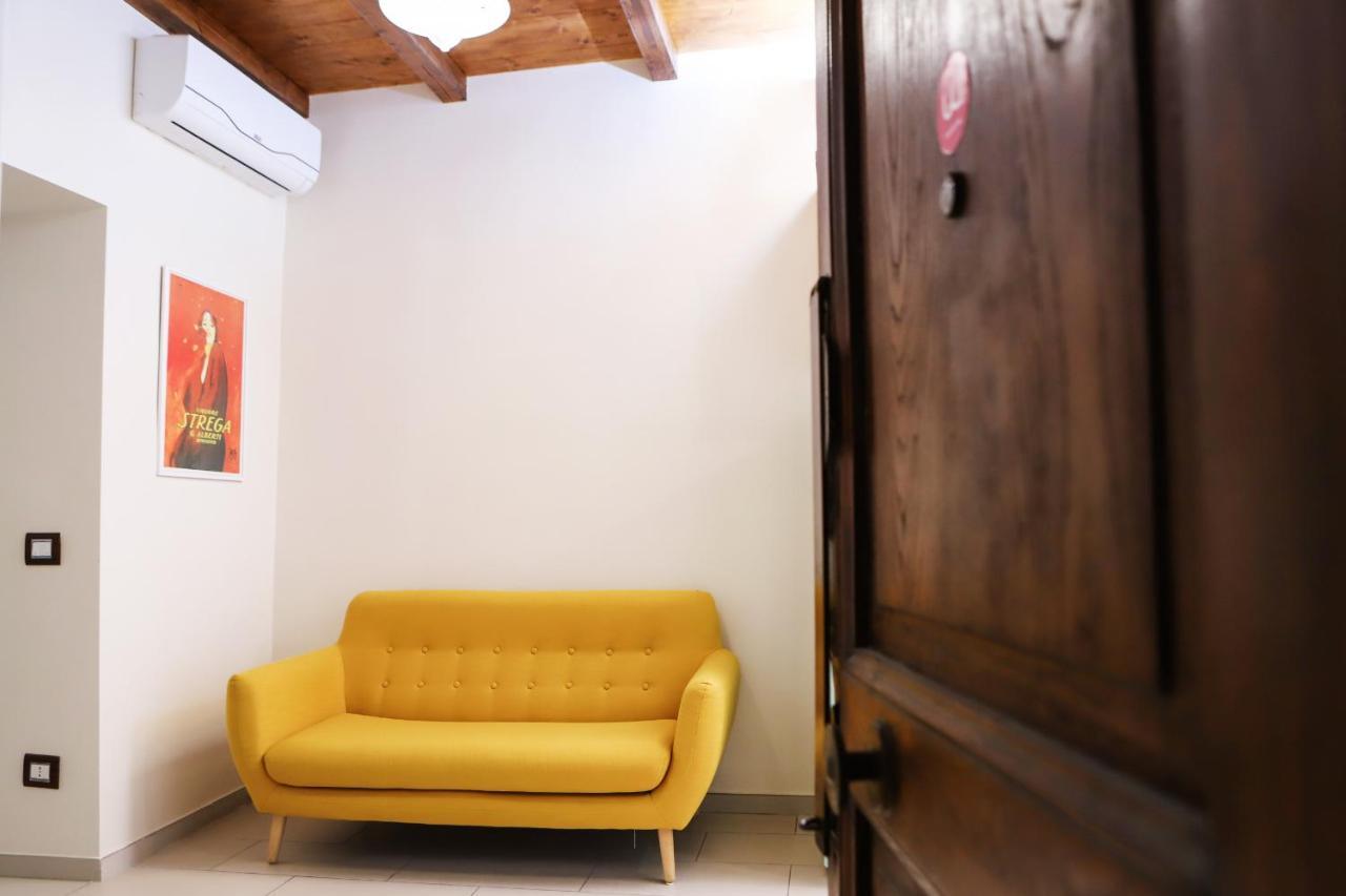 Shabby Chic In The Vibrant Center Napoli